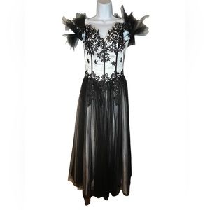 KIVARY - NEW Women's White/Black Wedding Dress/Ball Gown